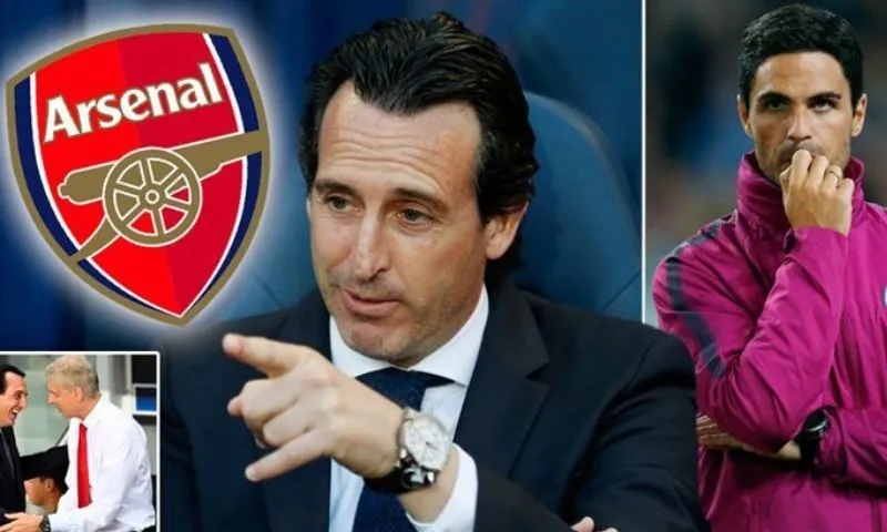 Trong mùa giải đầu tiên chuyện gì đã xảy ra với Emery ở Arsenal?